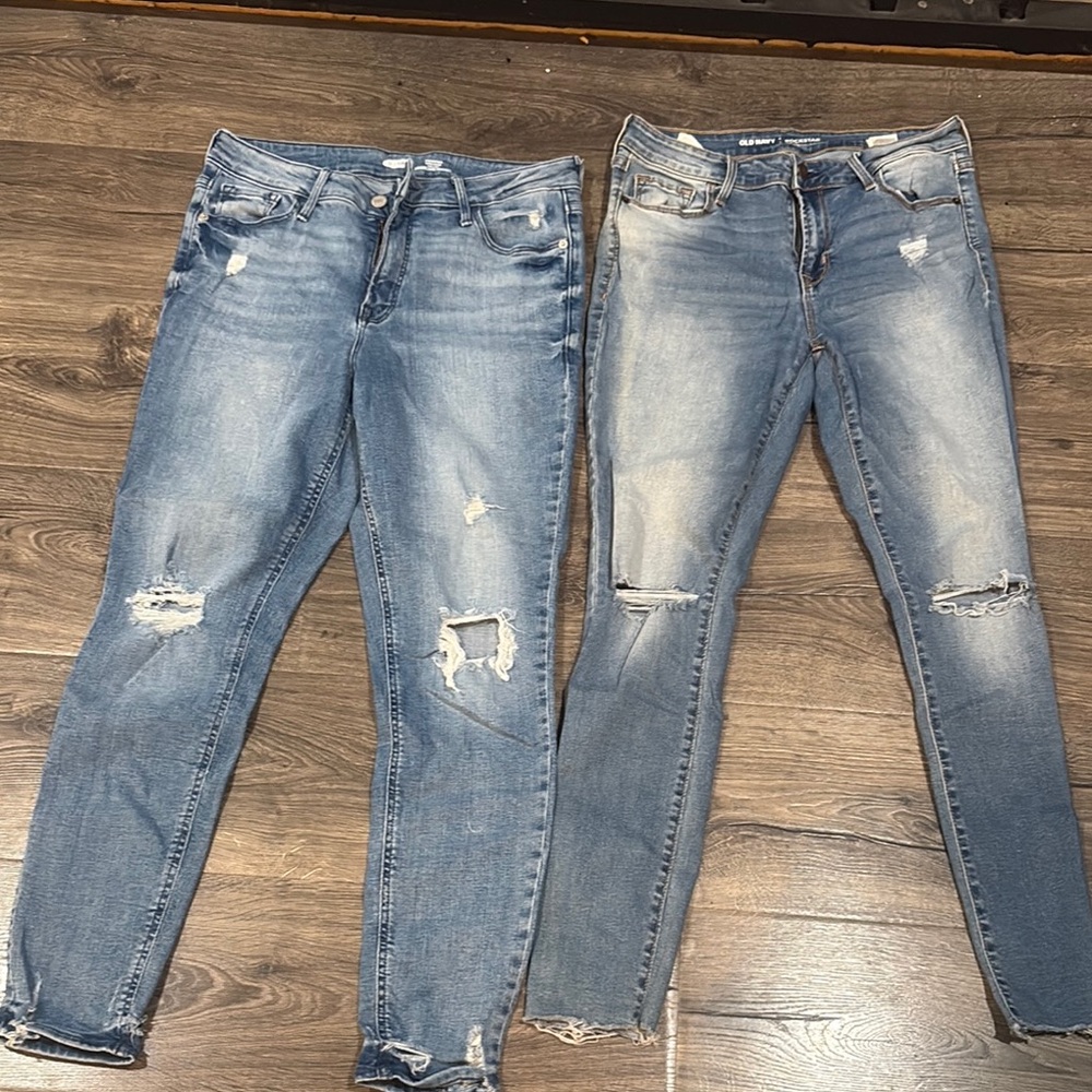 Women's Distressed Skinny Jeans - Light Blue